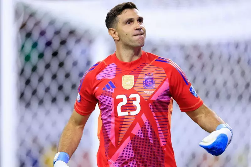 "يجب أن نفسح المجال للشباب".. مارتينيز يكشف موعد اعتزاله الدولي مع الأرجنتين