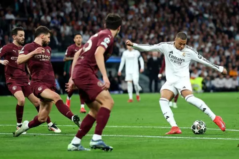 "أشباح لأنفسهم".. تعليق الصحف الإنجليزية على هزيمة السيتي أمام ريال مدريد؟