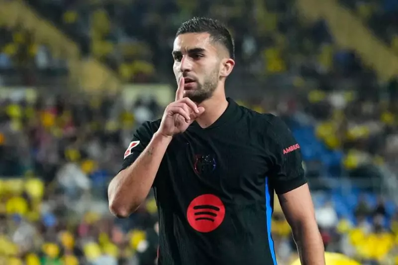 رغم الاهتمام بإيزاك.. تقرير: برشلونة يرغب في الحفاظ على فيران توريس