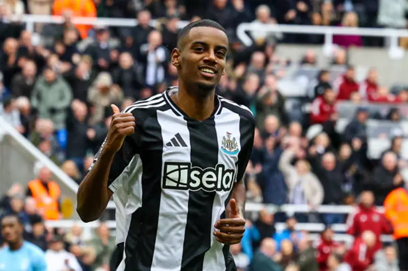 مدرب نيوكاسل: إيزاك لن يغيب طويلا للإصابة