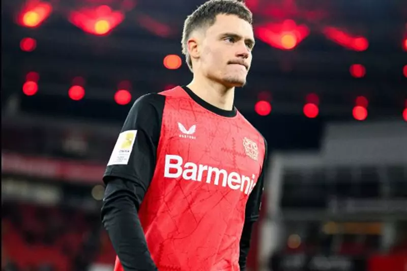 قبل مواجهة بايرن ميونخ.. باير ليفركوزن يعلن إصابة فيرتز ومدة غيابه