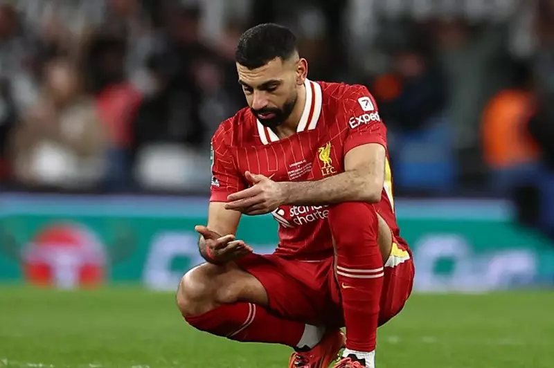 "عقد بـ160 مليون إسترليني".. تقارير: صلاح يرفض عرض الهلال من أجل ليفربول