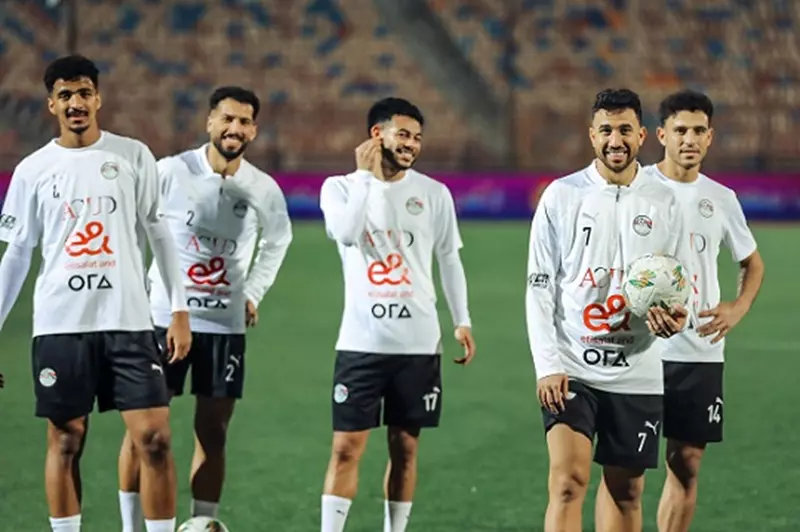 "ملتزمون بالأجندة الدولية".. مصدر بالمنتخب يكشف ليلا كورة سبب غياب لاعبي الأهلي عن المران الأول