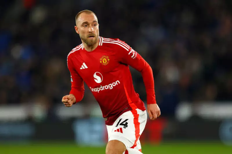 تقارير: إريكسن يسعى للعودة إلى أياكس بعد رحيله عن مانشستر يونايتد