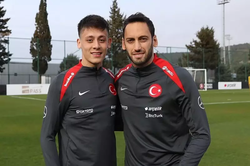 تشالهان أوغلو يدعو أردا جولر للانضمام إلى إنتر ميلان