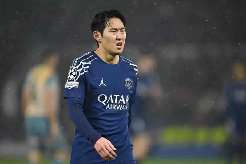 تقارير: لي كانج إن يعود لباريس بسبب الإصابة.. وقد يغيب لأسبوعين