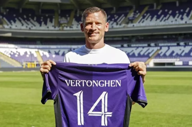 "أخوض مبارياتي الأخيرة".. يان فيرتونخين يضع حدًا لمسيرته في كرة القدم