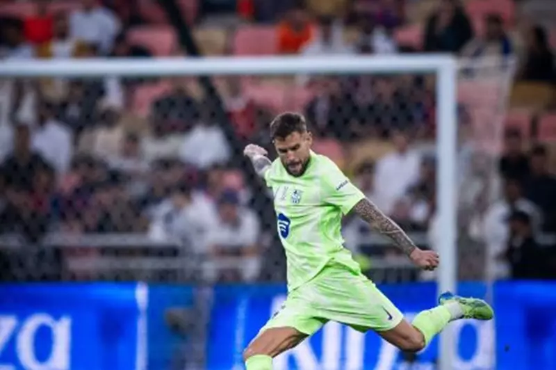 تقارير: الاتحاد الإسباني يؤكد صحة مشاركة إينيجو مارتينيز مع برشلونة أمام أوساسونا