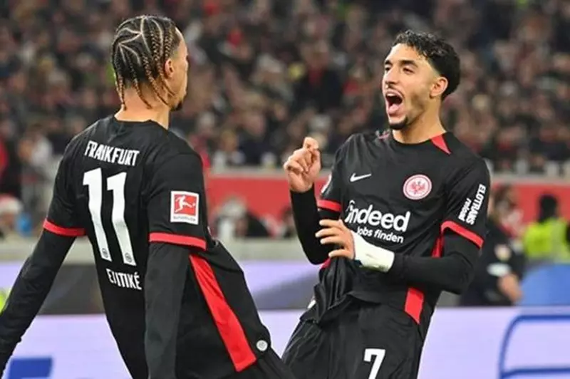 سباق على إيكيتيكي.. سيناريو مرموش يتكرر في فرانكفورت