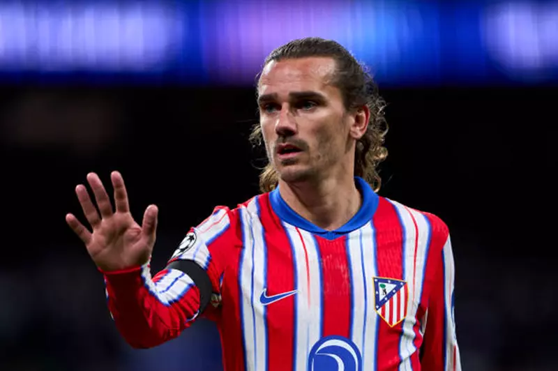 آس: جريزمان يثير قلق أتلتيكو مدريد قبل حسم مستقبله