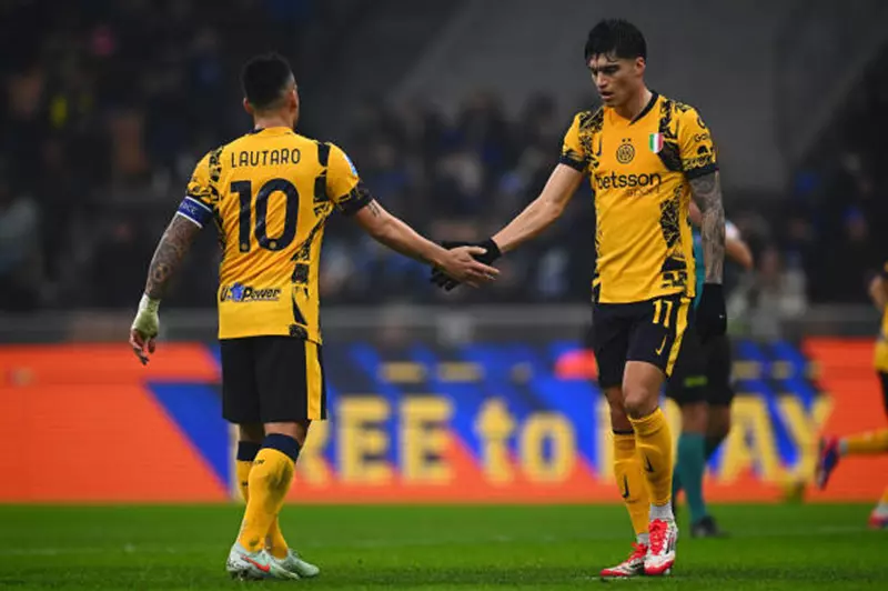 تقارير: إنزاجي يدرس إراحة لاوتارو أمام مونزا.. وكوريا بديله