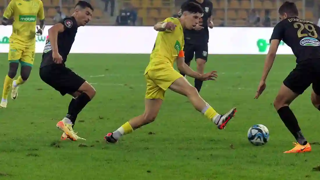 نتائج الجولة الـ19 من الرابطة المحترفة الأولى موبيليس: شباب قسنطينة وشبيبة القبائل يتعادلان في قمة مثيرة