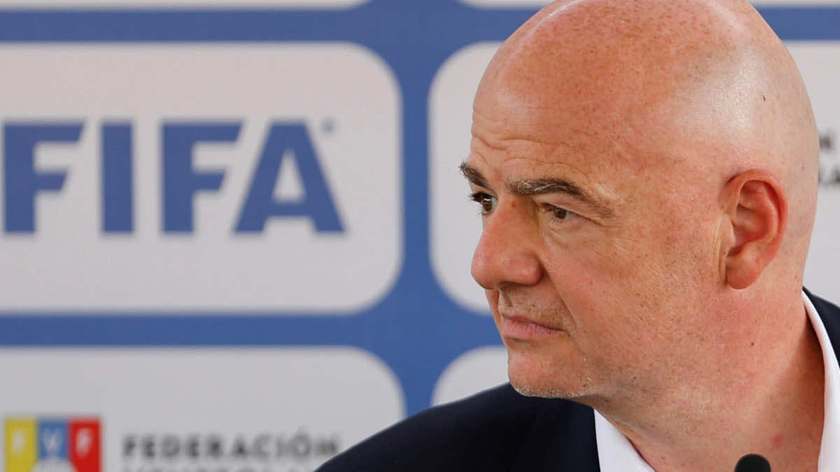 الفيفا يحث دول العالم على استضافة الرياضيين الافغان كما فعلت قطر