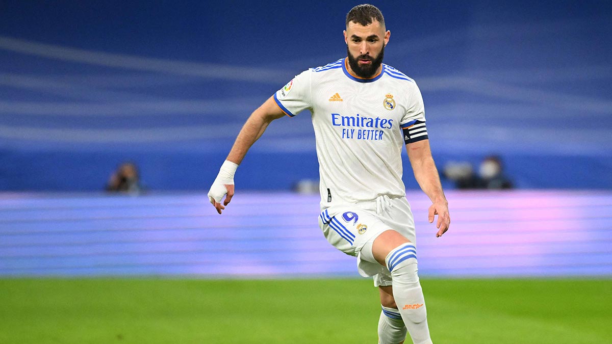 متى موعد عودة كريم بنزيمة من الاصابة التي غيبته عن الكلاسيكو؟