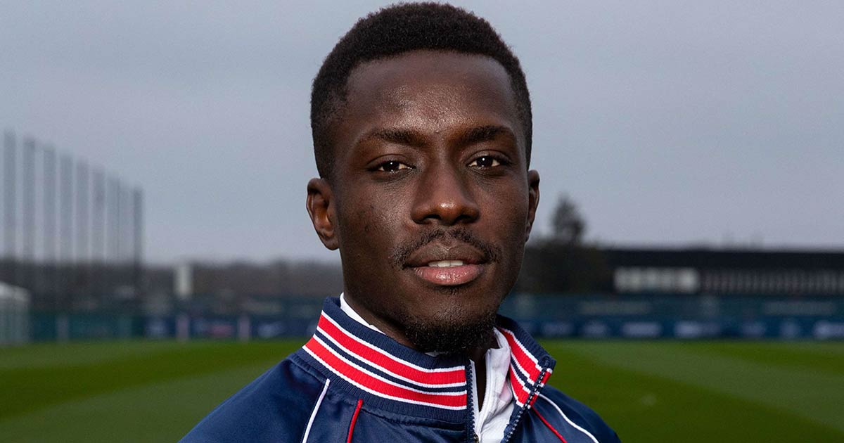 نجم باريس سان جيرمان إدريسا جانا جاي يزلزل فرنسا برفض دعم المثلية