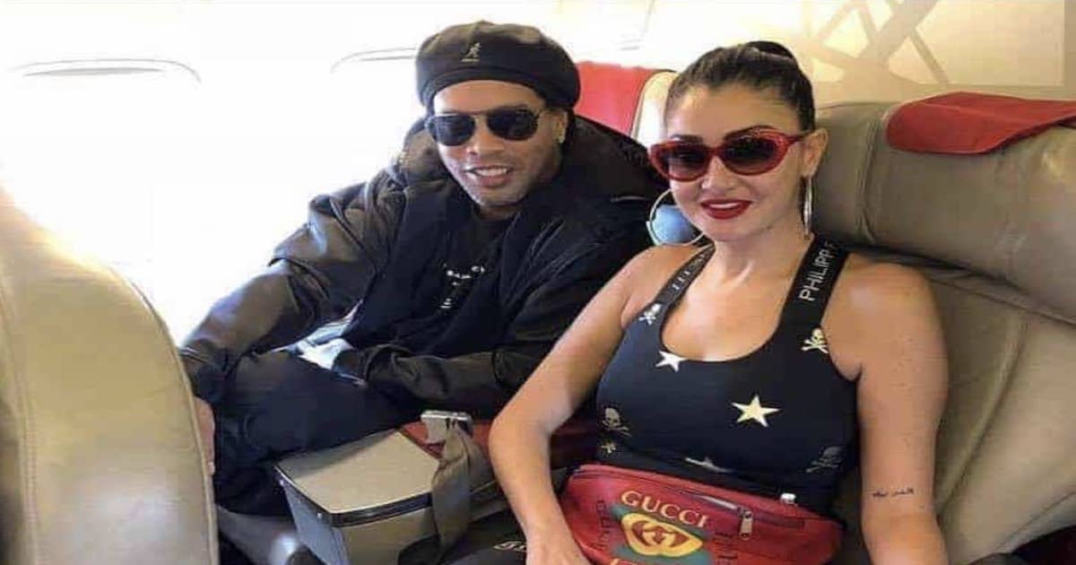 رونالدينيو يعود إلى كرة القدم في كولومبيا بعد عام كامل من التقاعد