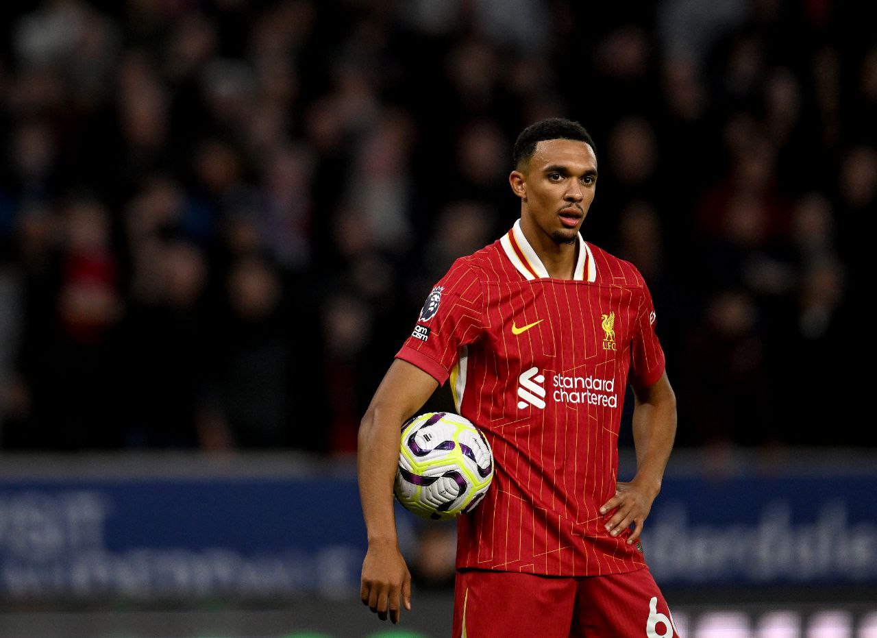 موسم أرنولد انتهى؟ صدمة داخل ليفربول قبل نهائي كاراباو 2025