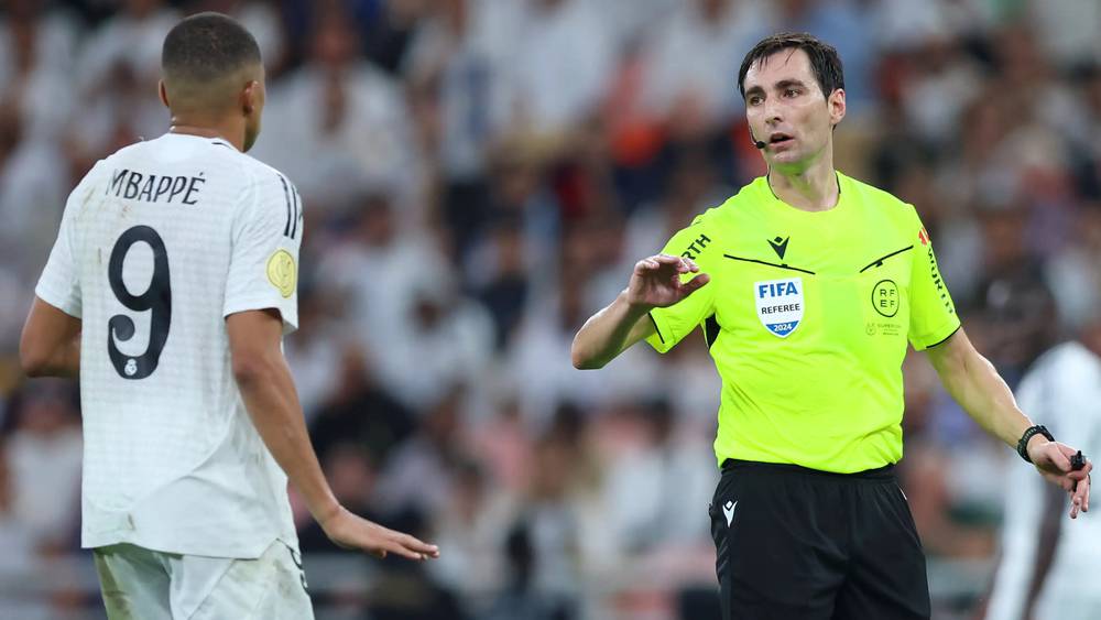 ريال مدريد في حرب مع حكم نهائي كأس الملك