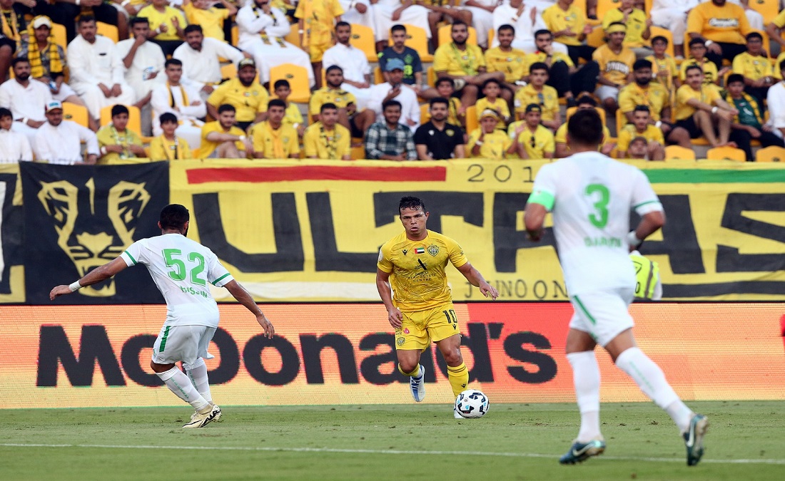 مدرب إماراتي يخطف أنظار 3 أندية بدوري أدنوك