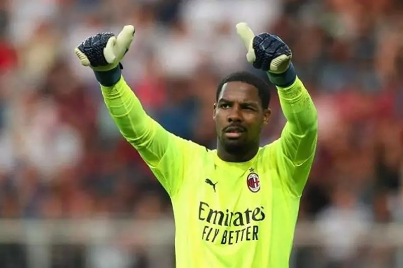 تقرير: اهتمام إنجليزي بالتعاقد مع ماينان حارس مرمى ميلان