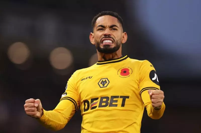 الدوري الإنجليزي.. منافسة ثلاثية على ضم كونيا