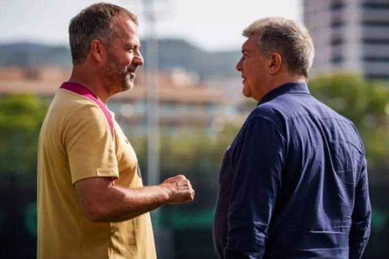 لابورتا: أريد تمديد عقد فليك لأطول فترة ممكنة.. لكن المدرب لا يحب ذلك