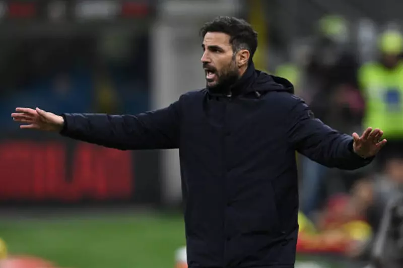 فابريجاس مرشح لتدريب لايبزيج الألماني