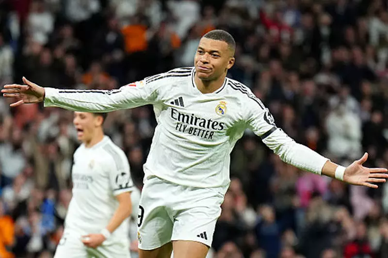 ليضيف سلاحًا جديدًا.. مبابي يخصص وقتًا إضافيًا في تدريباته للركلات الحرة