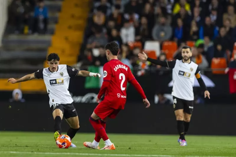 انتصارات الخفافيش لا تتوقف.. فالنسيا يهزم إشبيلية في الدوري الإسباني