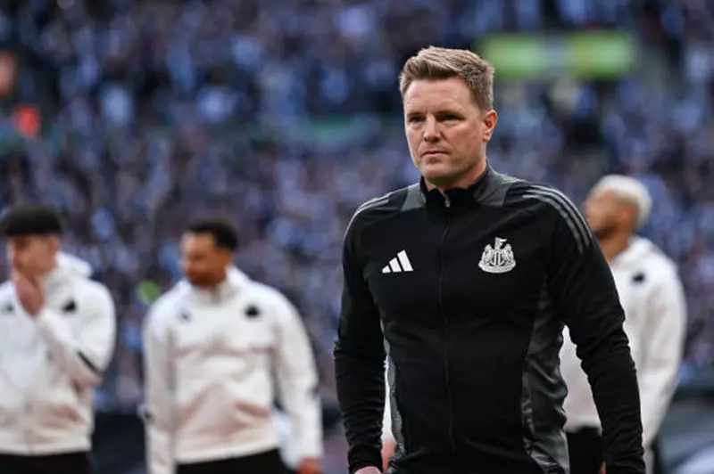 نقل إيدي هاو للمستشفى.. وغيابه عن قيادة نيوكاسل أمام مانشستر يونايتد