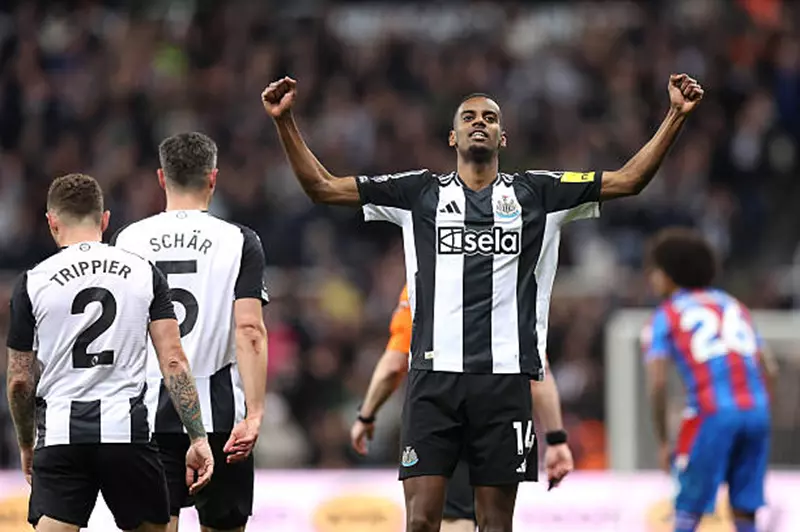 إيزاك يتساوى مع هالاند.. ترتيب الهدافين في الدوري الإنجليزي