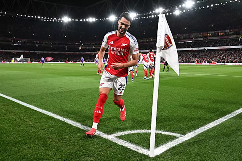 من وسط بديل إلى مهاجم أساسي.. ميرينو يحل أزمة أرسنال