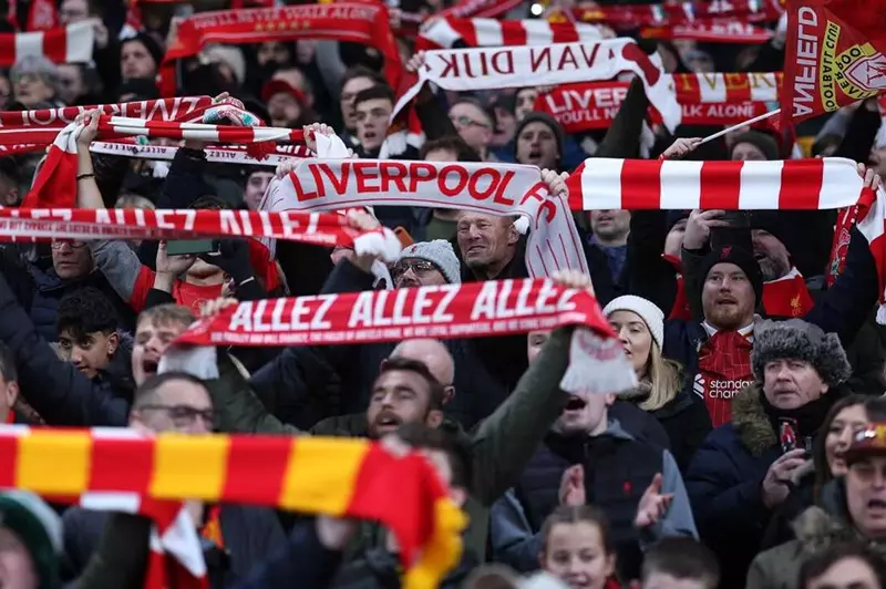 يقترب من النصف.. كم دوري حسم أبطالها بعد فوز ليفربول بلقب بريميرليج؟