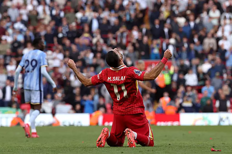 عاد إلى التسجيل.. تقييم صلاح أمام توتنهام في الصحف الإنجليزية