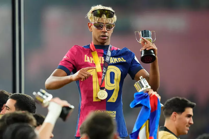 "المراهق يكتب التاريخ".. لامين يامال ينتظر مباراته الـ100 مع برشلونة