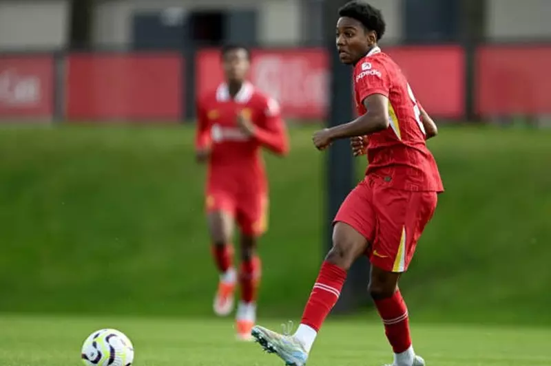 لأول مرة.. تصعيد ألفين أيمن للمشاركة في تدريبات فريق ليفربول تحت 21 عامًا