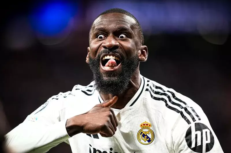 "سيشاركون ضد أرسنال".. آس: يويفا يكتفي بتغريم ثلاثي ريال مدريد