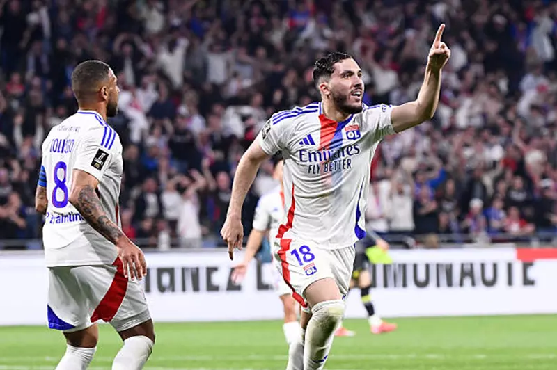 اقتحم المربع الذهبي.. ليون يهزم ليل في قمة الدوري الفرنسي