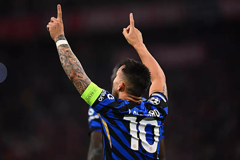 بعد 22 عاما.. لاوتارو يلاحق كريسبو في إنتر