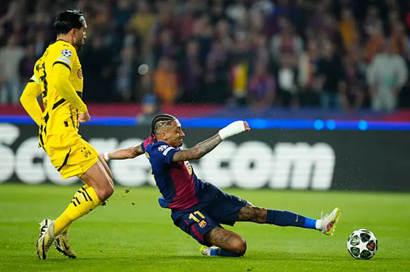 رافينيا: اعتذرت لكوبارسي بعد هدفي أمام دورتموند