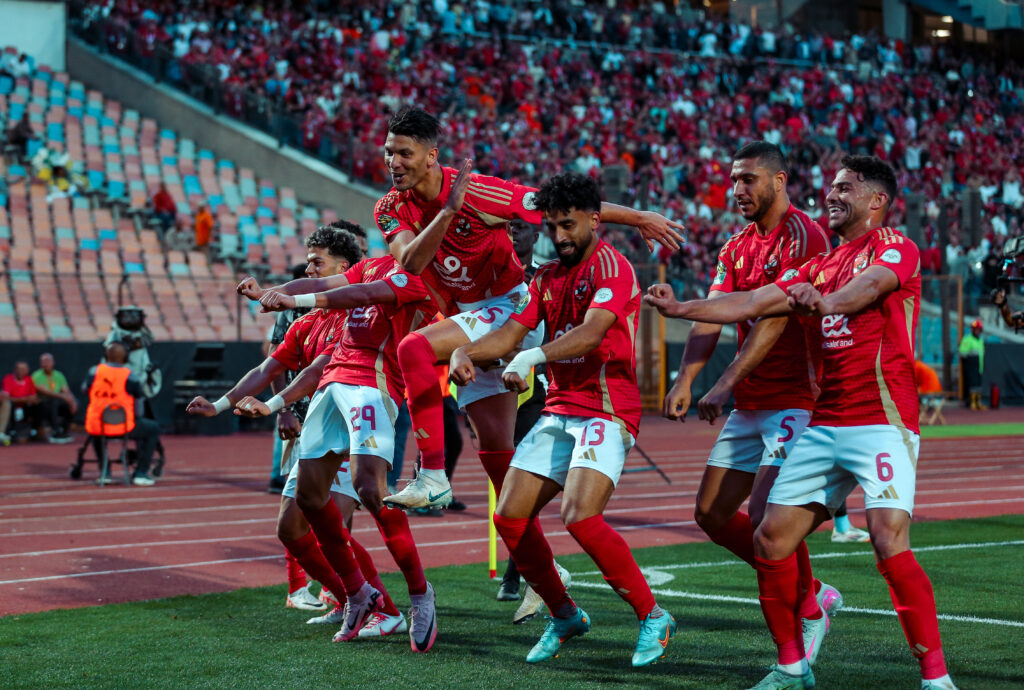 غضب نجم الأهلي بسبب إهانة عائلته عقب توديع دوري أبطال إفريقيا