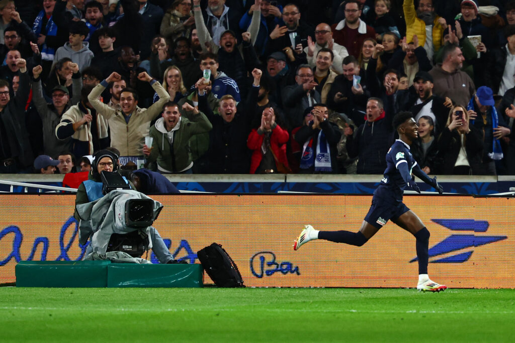 دخل التاريخ من أوسع أبوابه.. مهند آل سعد يسجل في شباك باريس سان جيرمان