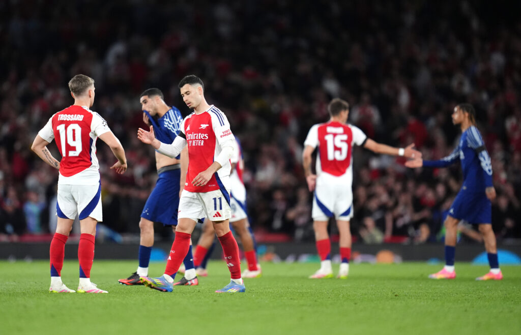 واين روني ينتقد لاعب أرسنال ويحدد أسباب الخسارة من باريس سان جيرمان