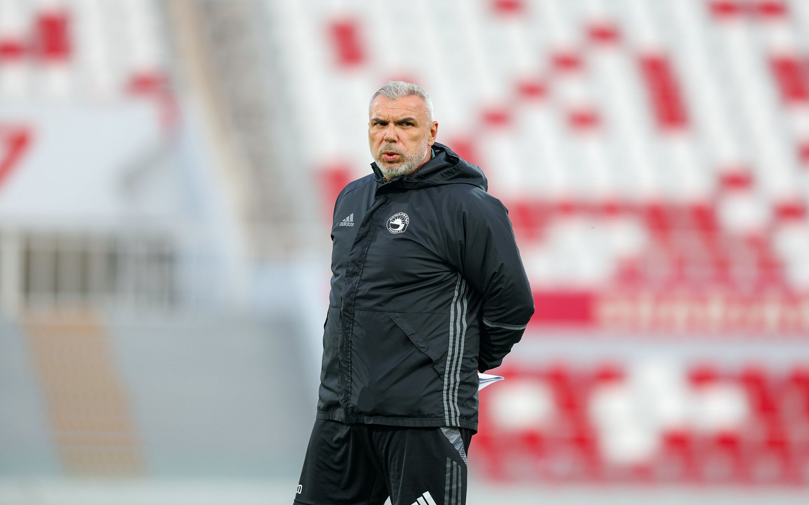 3 مفاجآت مدوية عن كوزمين بعد توليه تدريب الإمارات