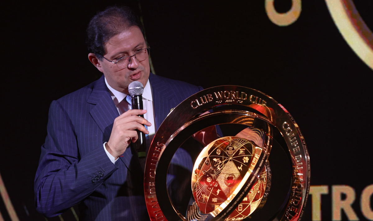 لماذا رفض الركراكي دعوة الوداد لاستقبال كأس العالم للأندية؟