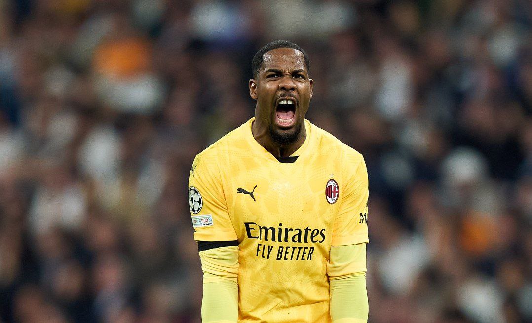 إصابة خطيرة لحارس ميلان ضد أودينيزي (صور)