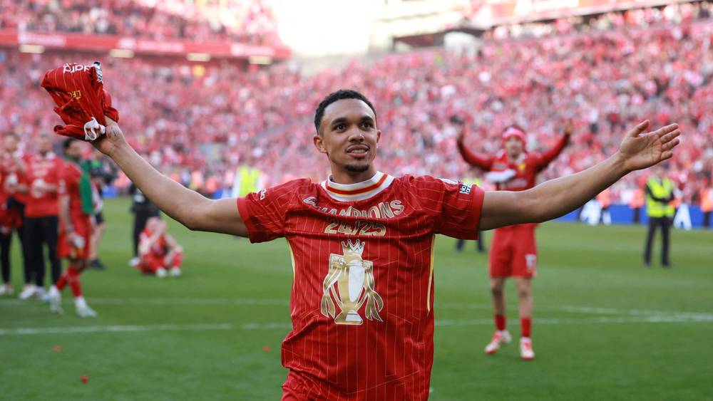 أرنولد يعلن رحيله عن ليفربول