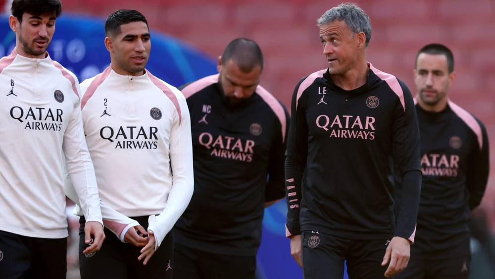 لويس إنريكي مدرب باريس سان جيرمان وأشرف حكيمي