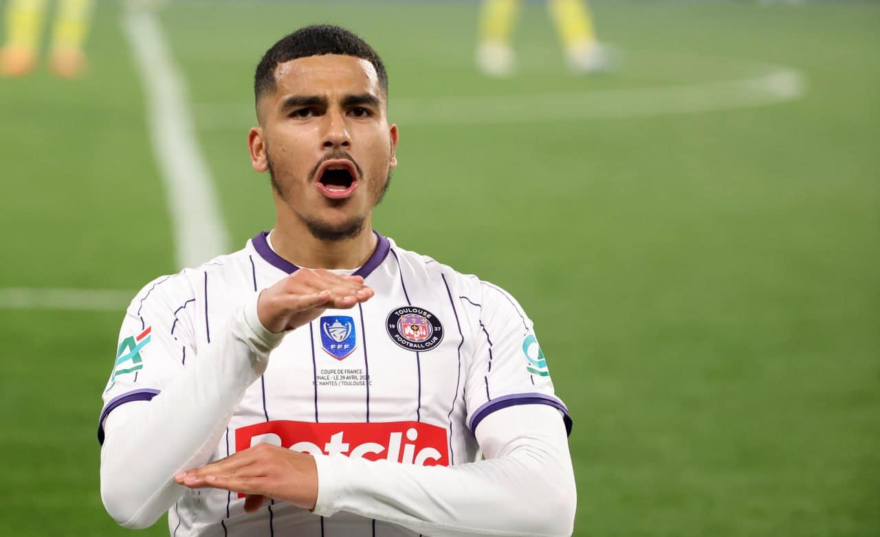 تحت ضغط العجز.. تولوز يضع أبو خلال على قائمة البيع لإنقاذ ميزانيته