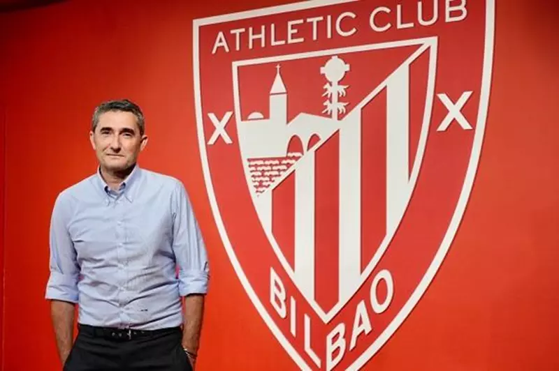 أتلتيك بلباو يمدد عقد إرنستو فالفيردي